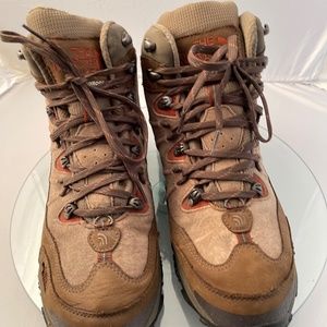 North Face hiking boots size 11.  NWOT